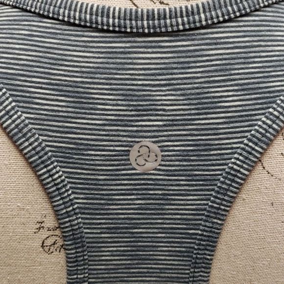 Zella 💟 Grey Striped Racertop Tank Top - Picture 5 of 12
